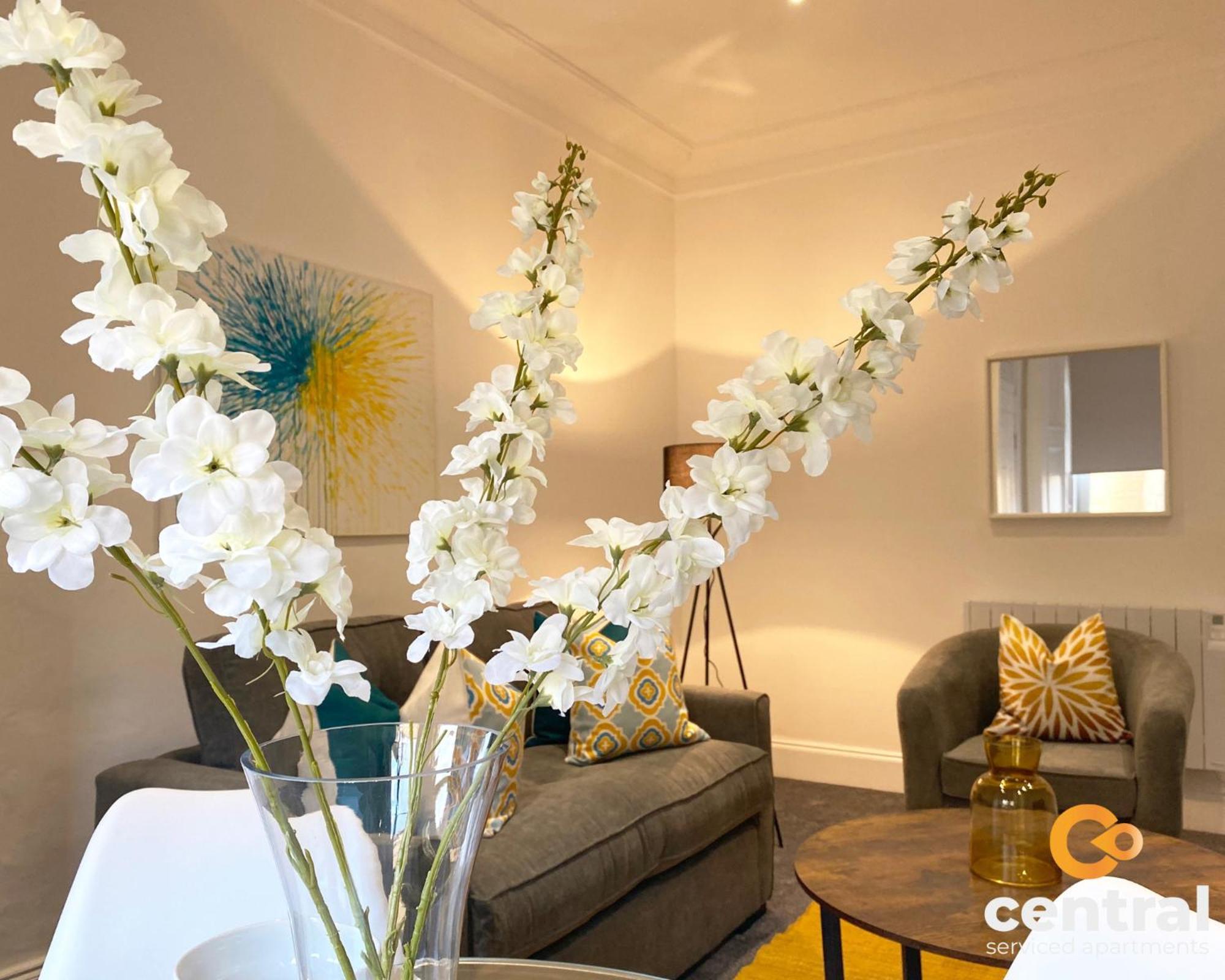 Central Serviced Apartments - Cosy 1 Bedroom - Modern - Close To Transport Links - Quiet Neighbourhood - Fast Wifi - Fully Equipped - Smart Tvs In All Rooms - Monthly Stays Welcome - Free Street Parking - Ideal Relocation To Dundee Accommodation ภายนอก รูปภาพ